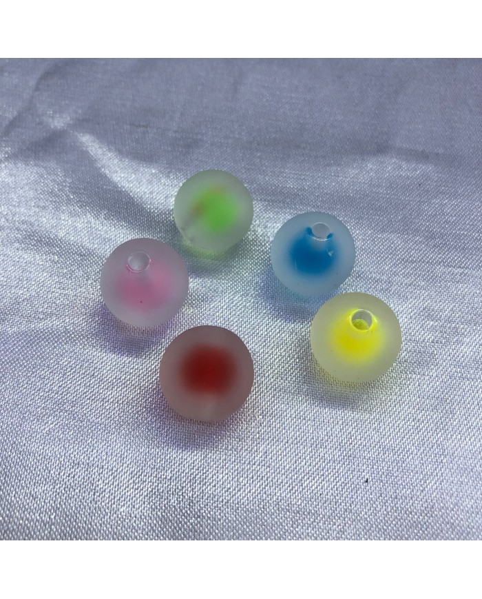 Canlı Kırmızı Renkli Merkezli Buzlu Şeffaf Yuvarlak Plastik