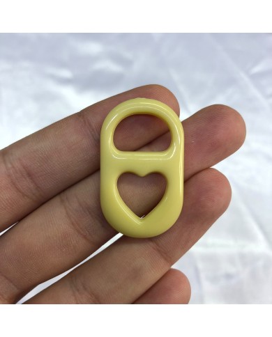 Pastel Limon Sarısı Kalp Boşluklu Büyük Açma Halkası Figürü 1