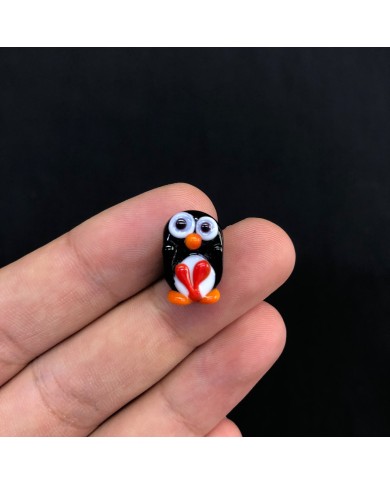 Siyah Beyaz Kırmızı Kalpli Penguen Figürlü Cam Kolye ve