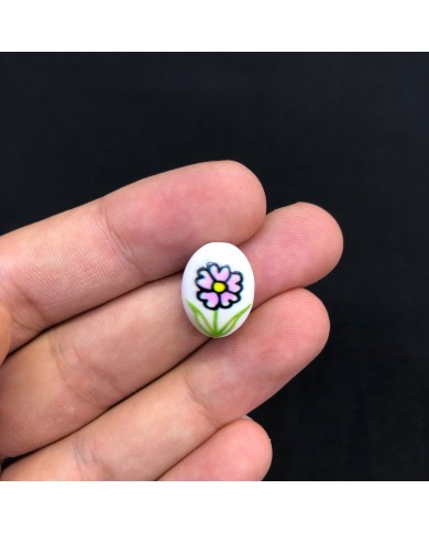 Beyaz Zeminli Açık Pembe Kalp Yapraklı Çiçek Desenli Oval