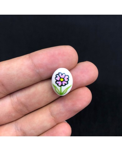Beyaz Zeminli Lila Pembe Kalp Yapraklı Çiçek Desenli Oval
