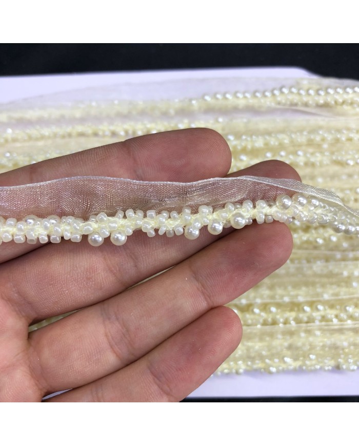 Krem İnci Görünümlü Karışık Boy Boncuklu Organze Uç Şerit 1
