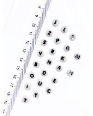 Seramik Porselen Yuvarlak Harf Kolye Bileklik Ucu Charm 8x8mm 1 Adet