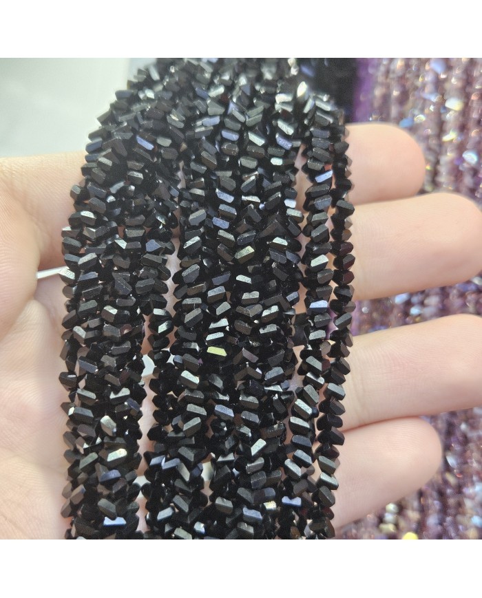 5 Adet İpe Dizili Üçgen Kristal Boncuk - Janjanlı Siyah - 4mm