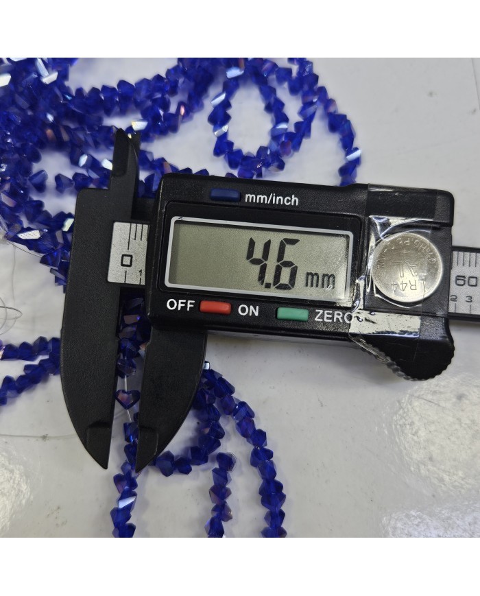 5 Adet İpe Dizili Üçgen Kristal Boncuk - Janjanlı Krem - 4mm