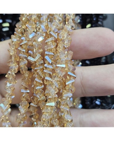 8mm İpe Dizili Üçgen Kristal Boncuk Şeffaf Altın Sarısı - 1 Dizi