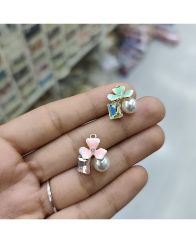 Mineli Yeşil Taşlı Çiçekli İncili Kolye Bileklik Ucu Charm 1 Adet