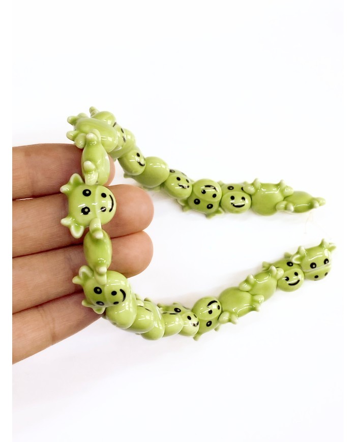 İpe Dizili Seramik Boncuk Yeşil İnek 19mm - 1 Dizi