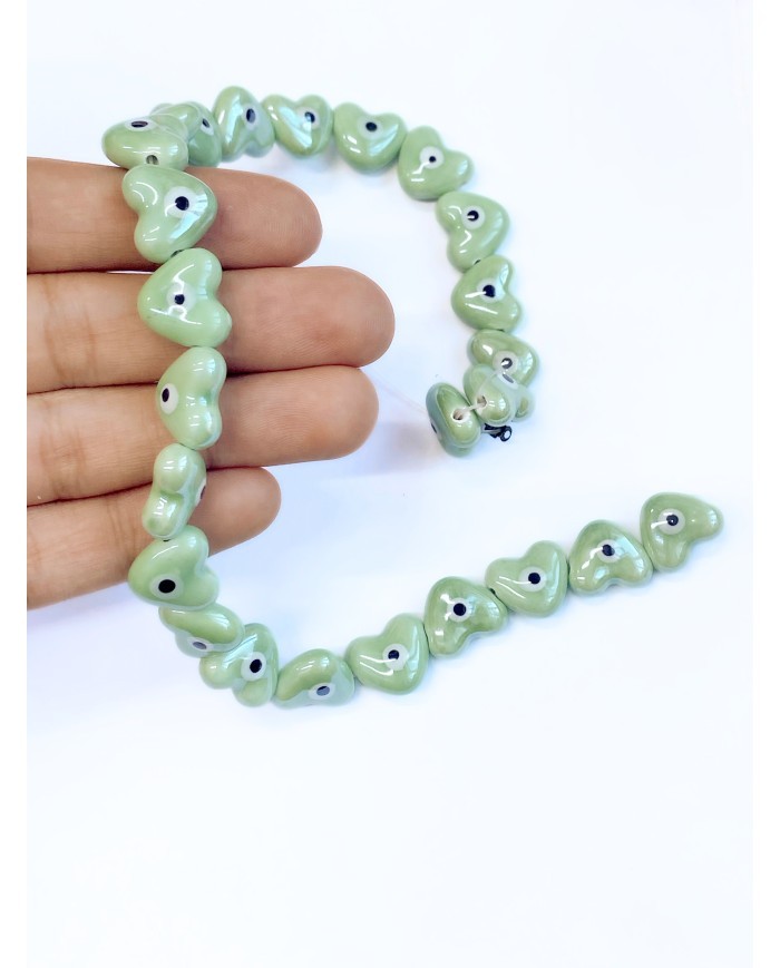 İpe Dizili Seramik Boncuk Yeşil Nazar Boncuklu Kalp 15mm - 1 Dizi