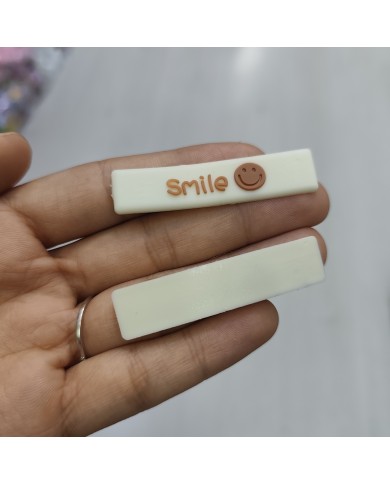 Smile Yazılı Uzun Dikdörtgen Figür Krem Karamel 1 Adet